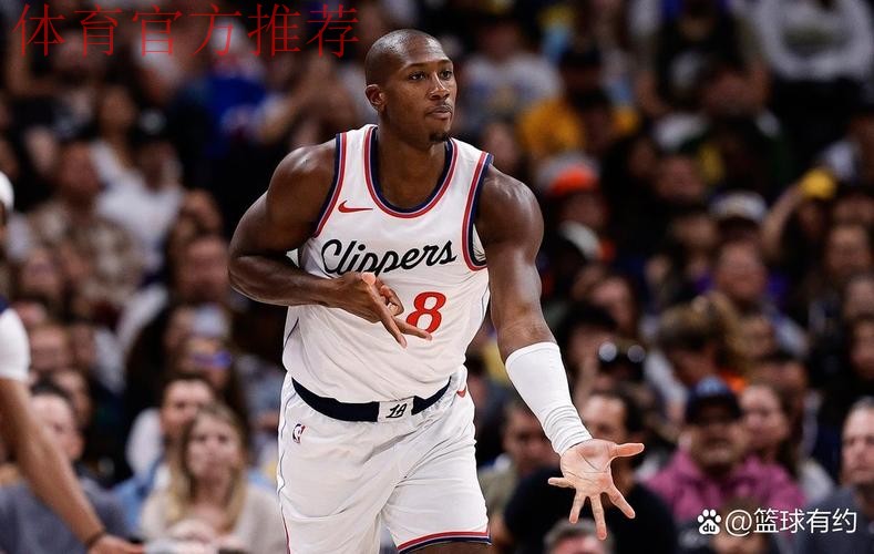 邓恩半场5投3中、三分2中1得到9分1篮板3助攻